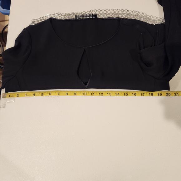 Zara Black Keyhole Long Sleeve Cropped Chain Blouse Size Medium Grunge Edgy - Picture 6 of 7